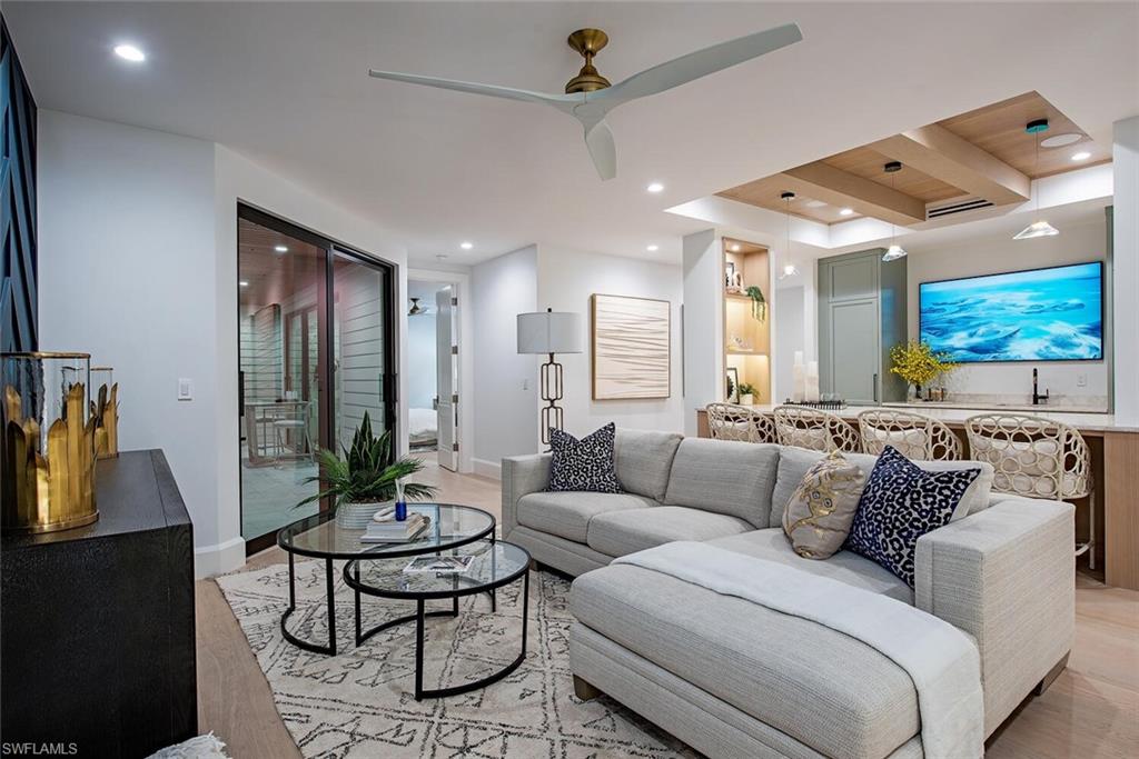 PARK SHORE - Residential