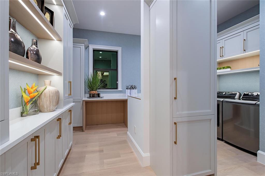 PARK SHORE - Residential