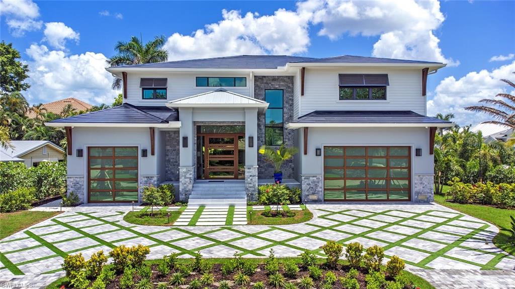 655 Parkview LN