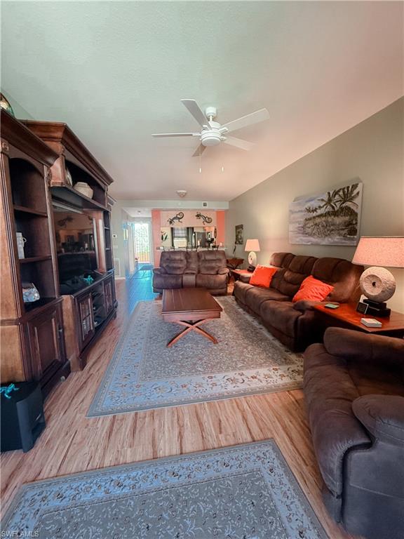 VAN LOON COMMONS - Residential