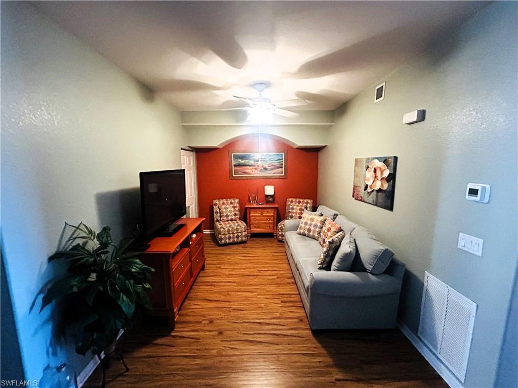 VAN LOON COMMONS - Residential