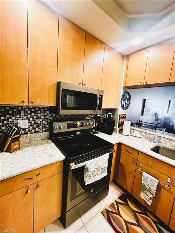 VAN LOON COMMONS - Residential