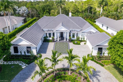 Photo of 743 Saint Georges CT, NAPLES, FL 34110 (MLS # 226034541)