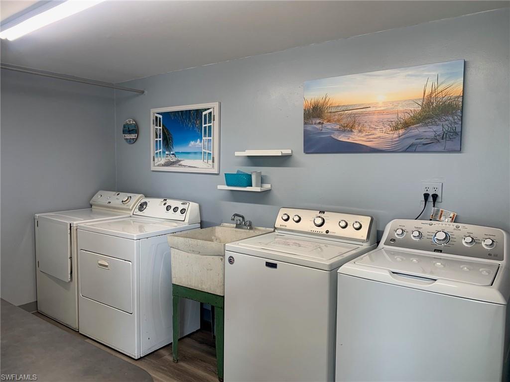 SEVEN LAKES - Residential