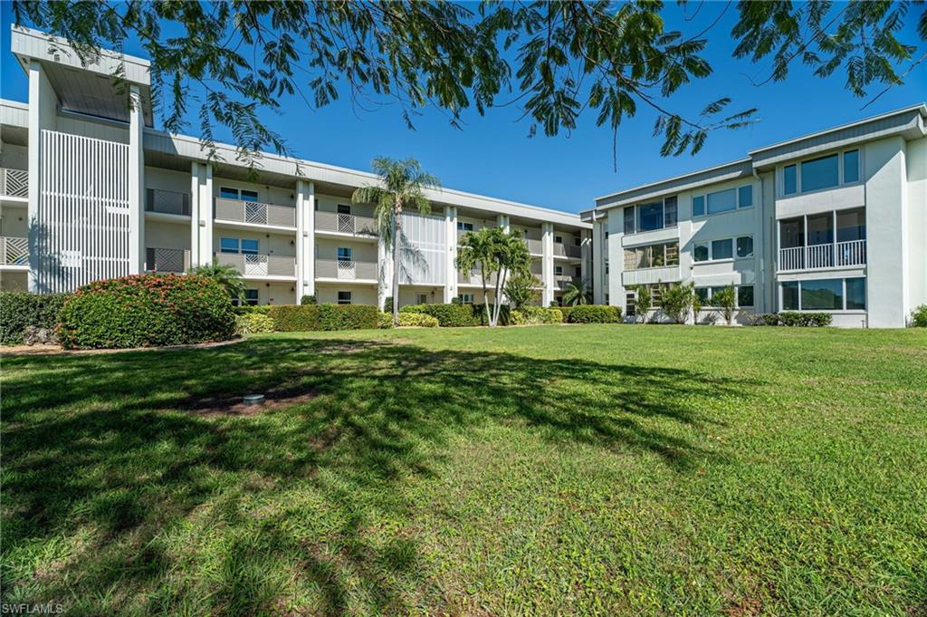 SEVEN LAKES - Residential