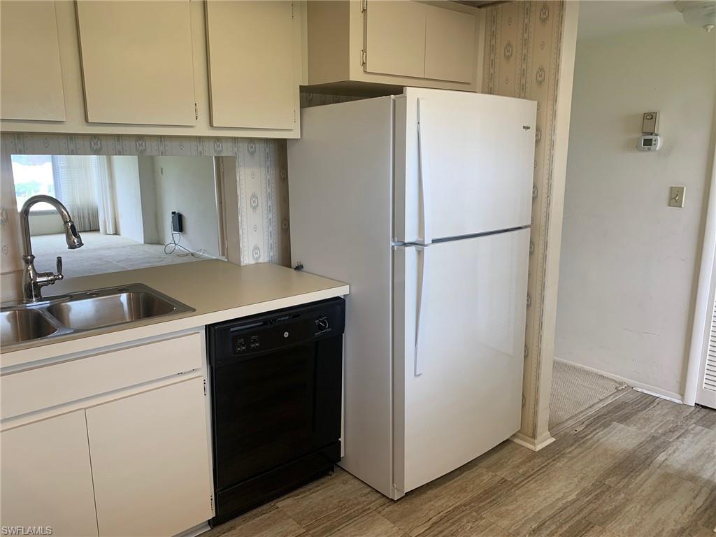 SEVEN LAKES - Residential