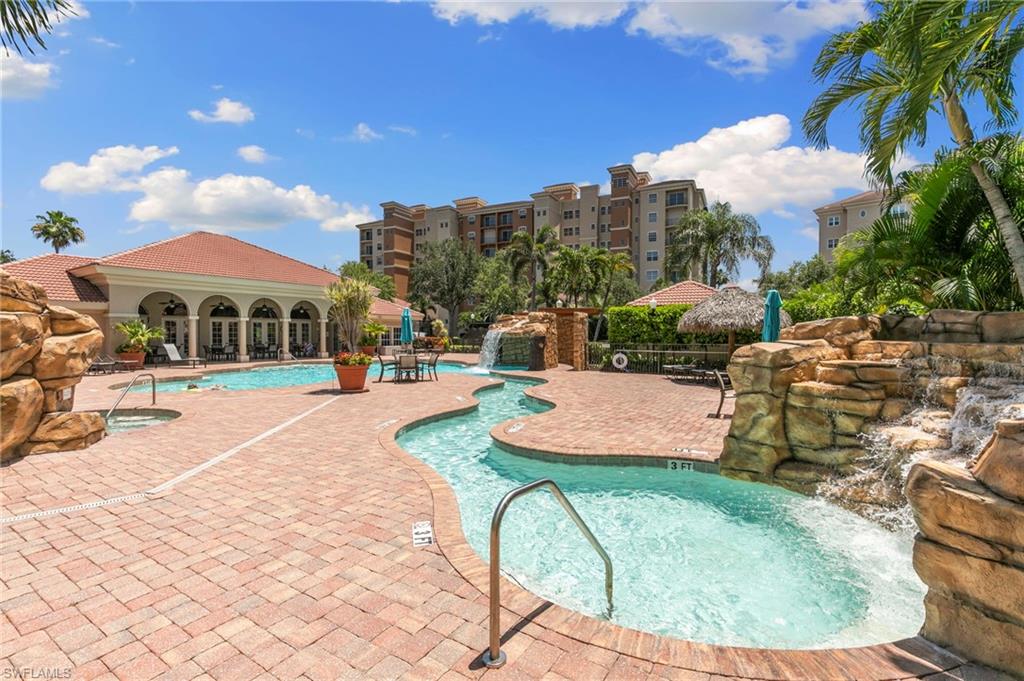 VISTA POINTE - Residential