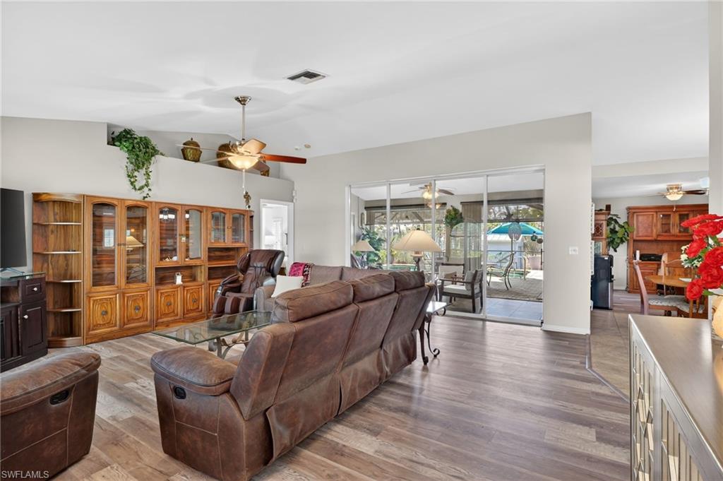 SAN CARLOS PARK - Residential