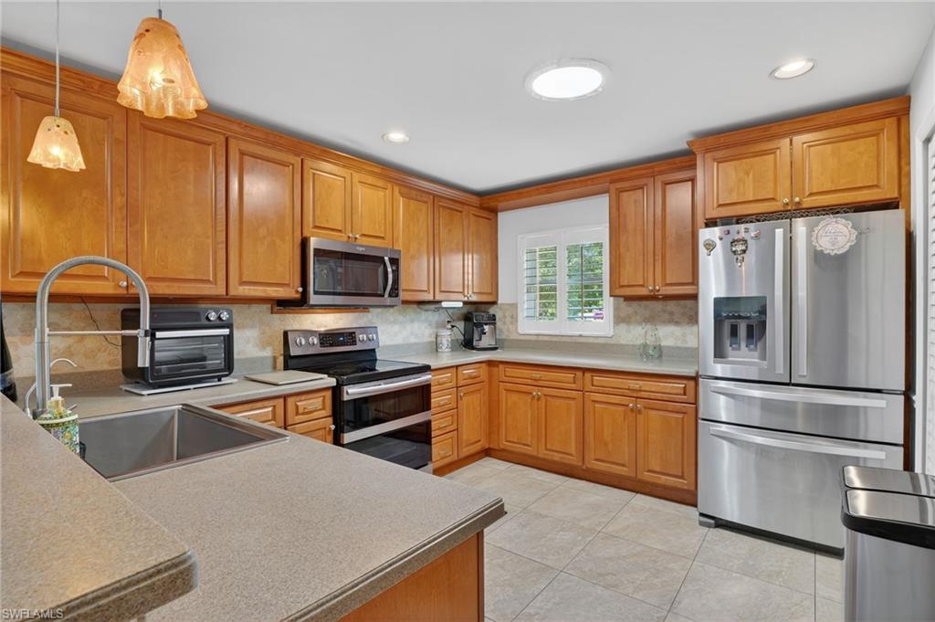 SAN CARLOS PARK - Residential