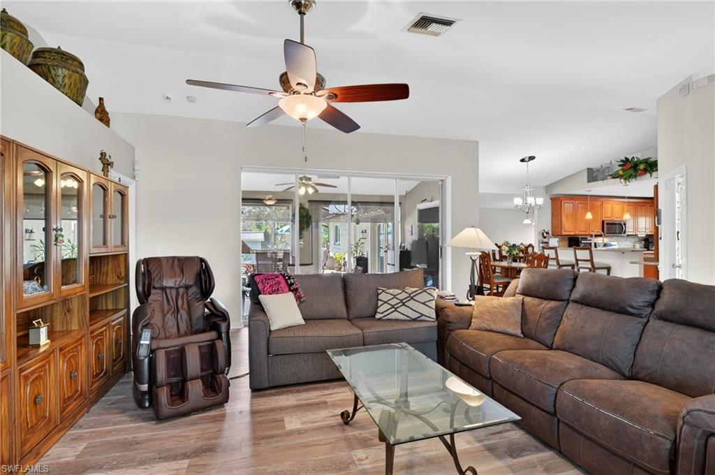 SAN CARLOS PARK - Residential