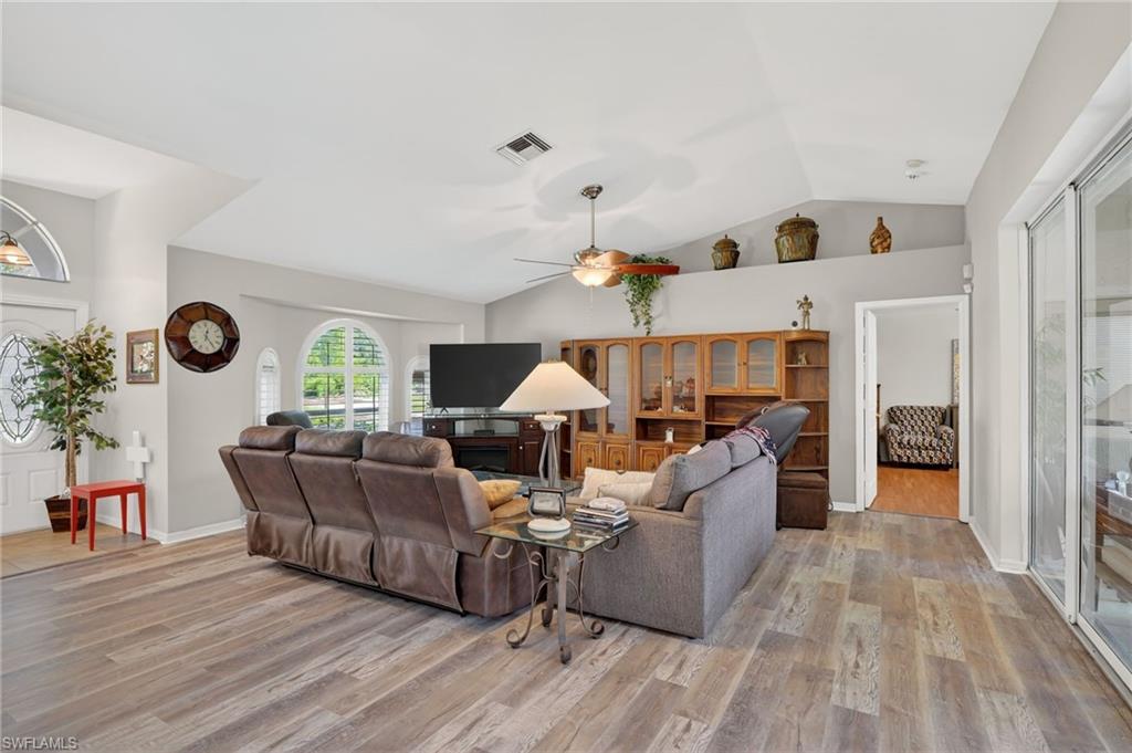 SAN CARLOS PARK - Residential