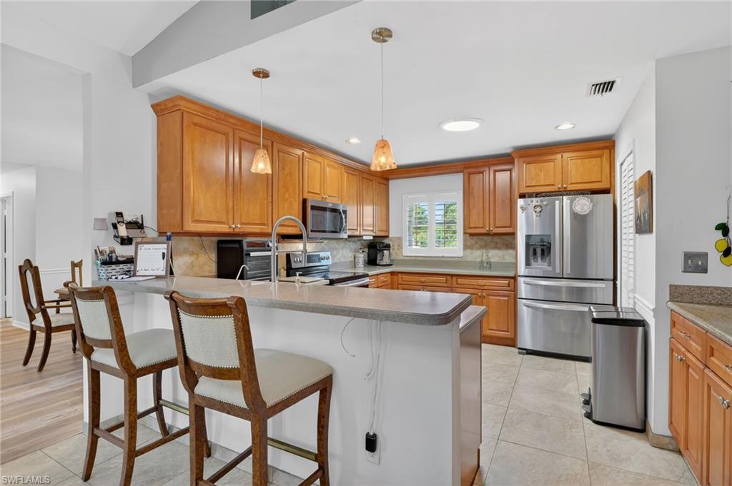 SAN CARLOS PARK - Residential