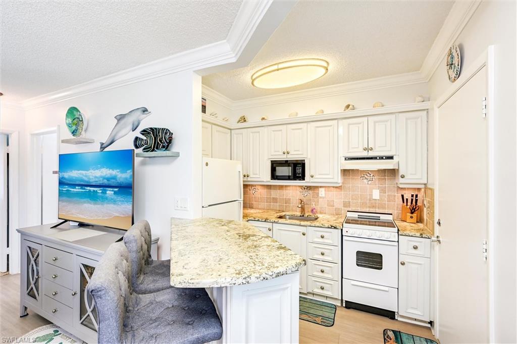 AQUARIUS APTS OF MARCO ISLAND - Residential