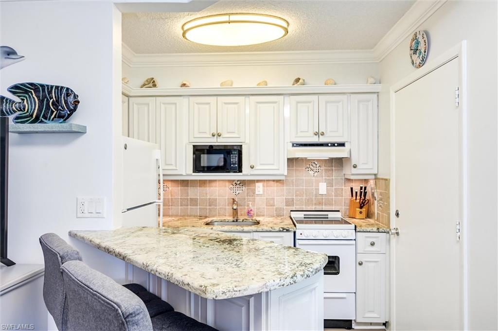 AQUARIUS APTS OF MARCO ISLAND - Residential