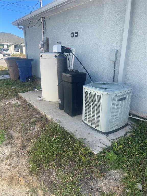 LEHIGH ACRES - Residential