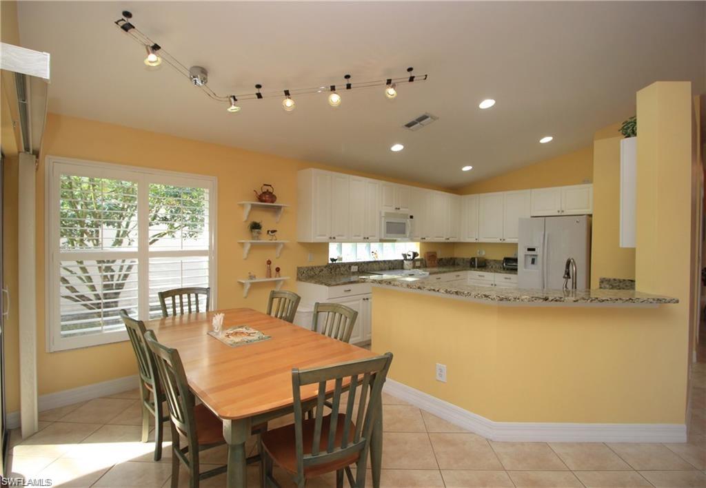 SATURNIA LAKES - Residential Lease