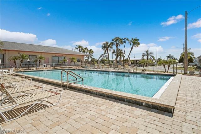 LEESURE VILLAGE - Residential