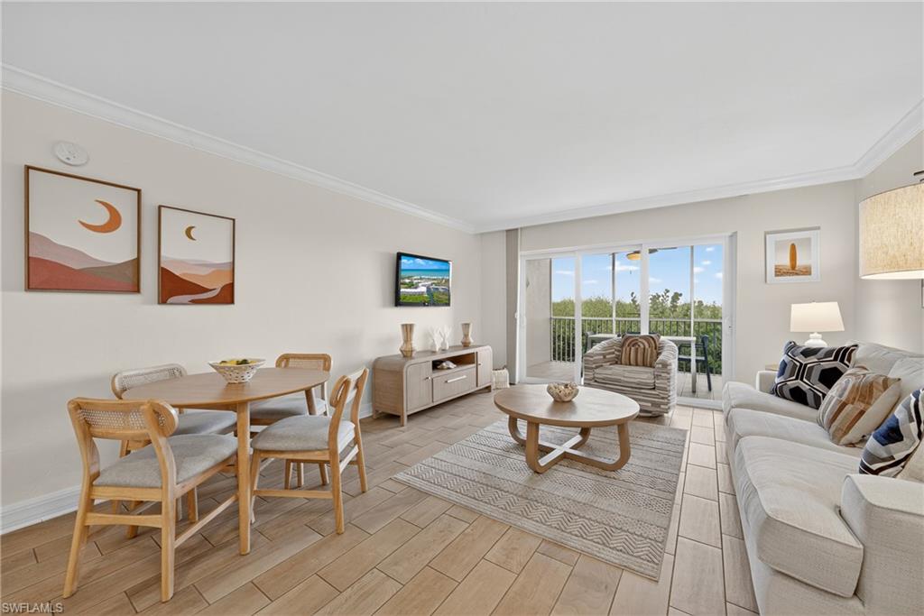 BAYSIDE VILLAS - Residential