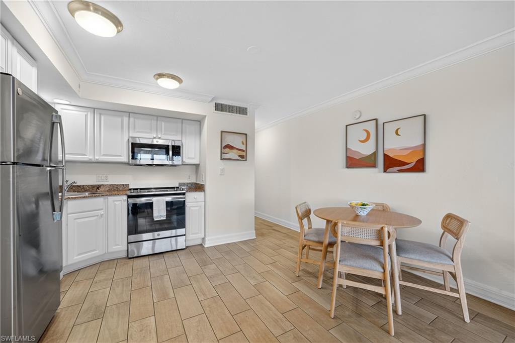 BAYSIDE VILLAS - Residential