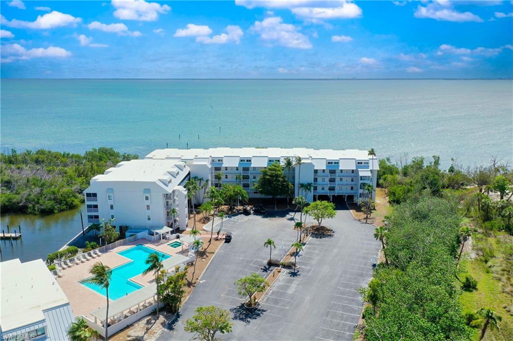 BAYSIDE VILLAS - Residential