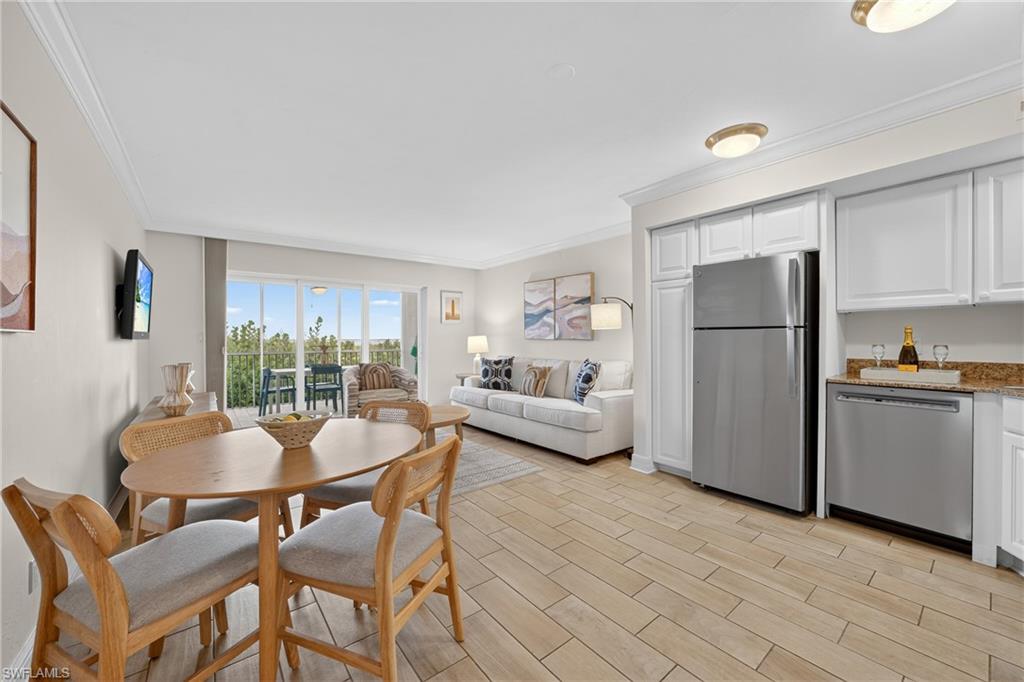 BAYSIDE VILLAS - Residential