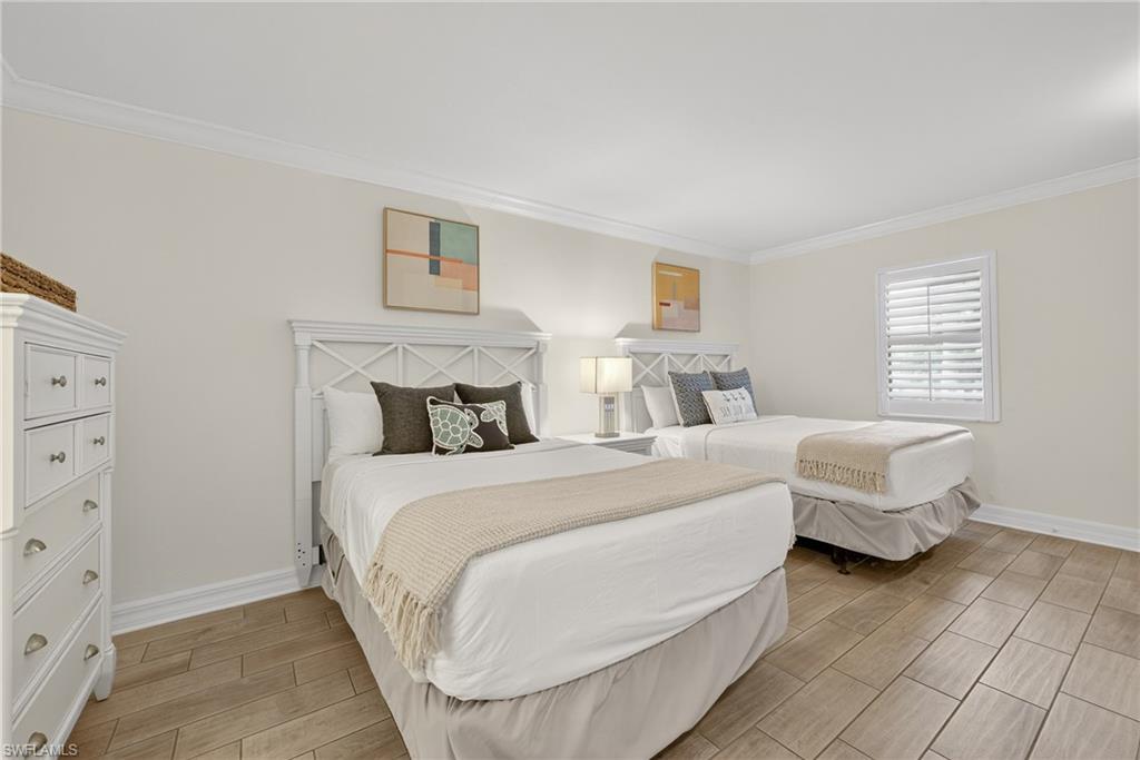 BAYSIDE VILLAS - Residential