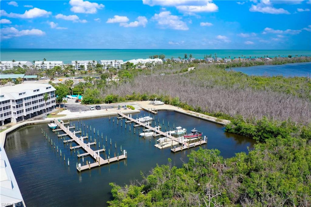 BAYSIDE VILLAS - Residential