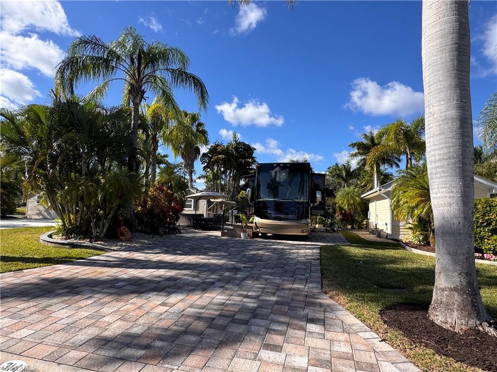 RIVERBEND MOTORCOACH RESORT - Land