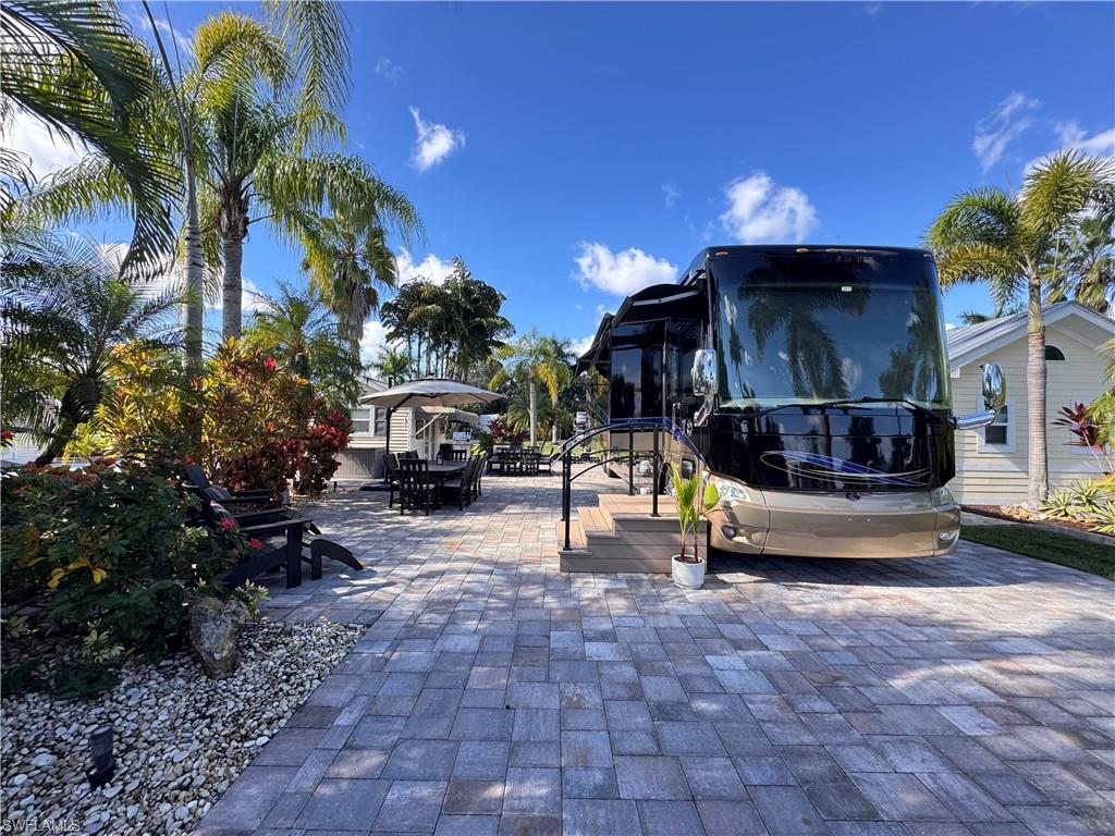 RIVERBEND MOTORCOACH RESORT - Land