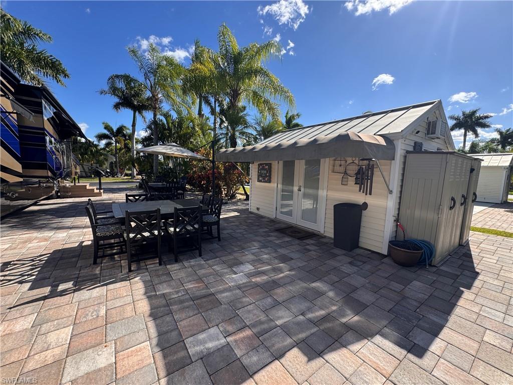 RIVERBEND MOTORCOACH RESORT - Land