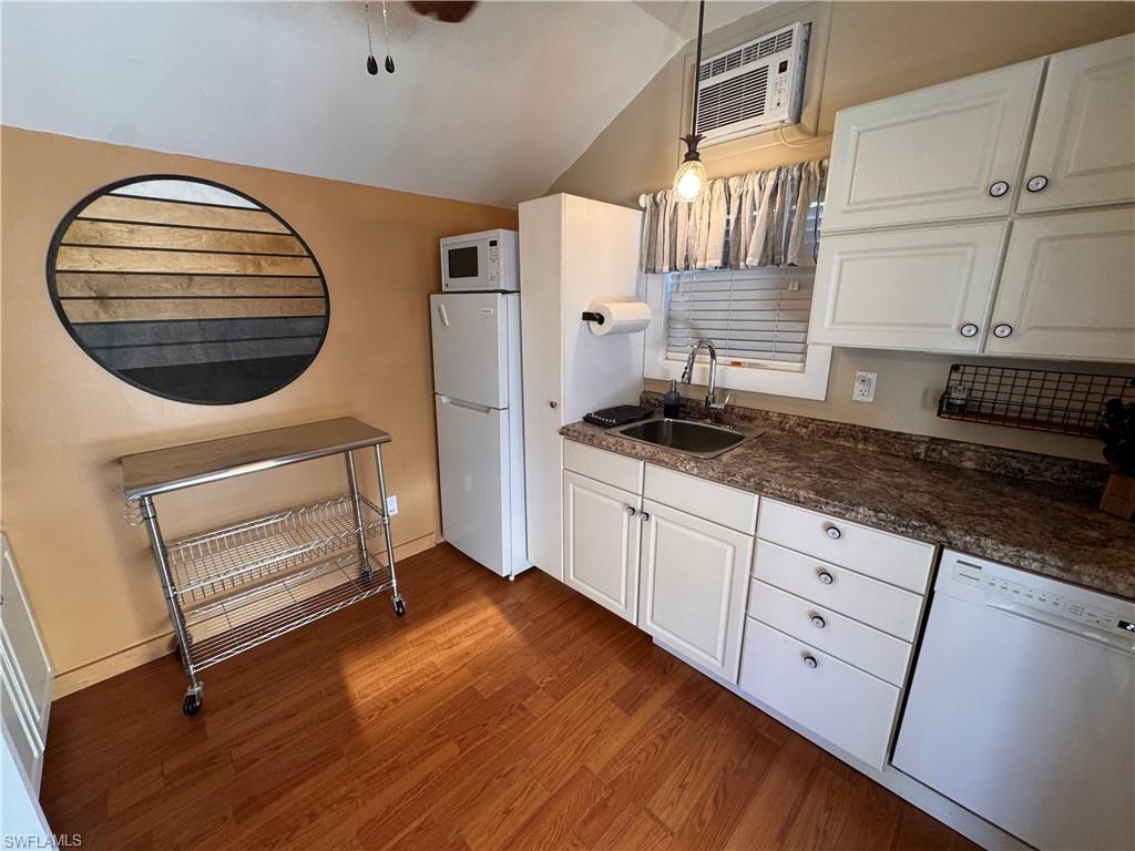 RIVERBEND MOTORCOACH RESORT - Land