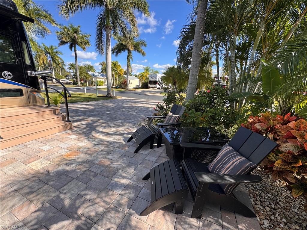 RIVERBEND MOTORCOACH RESORT - Land