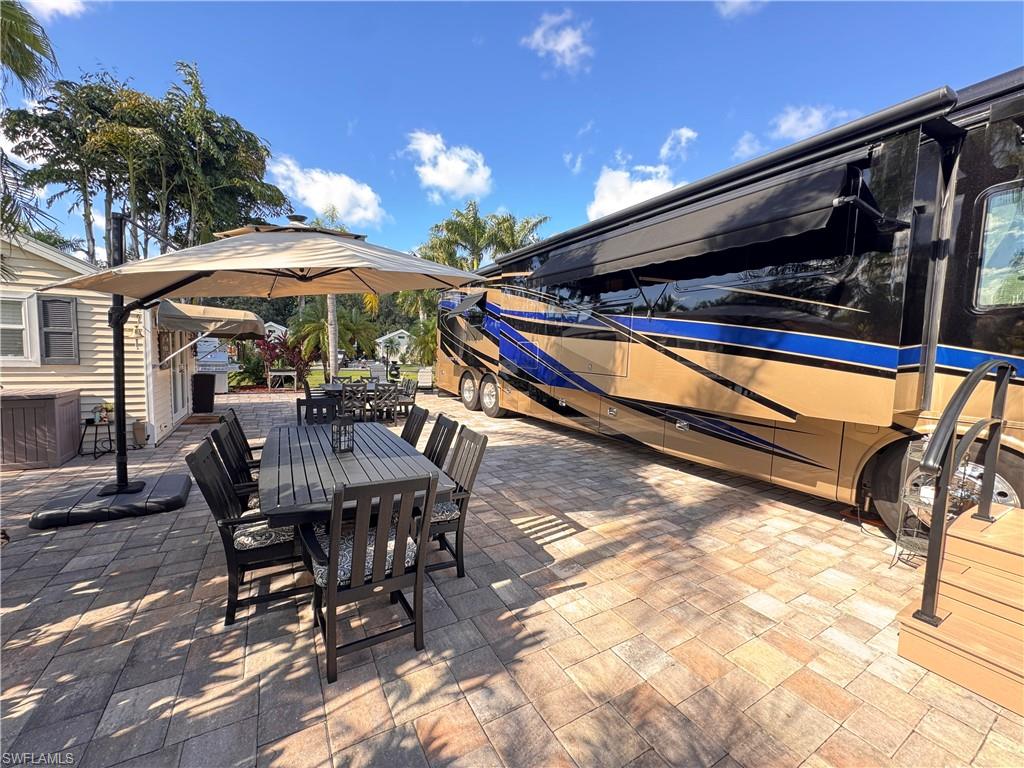 RIVERBEND MOTORCOACH RESORT - Land
