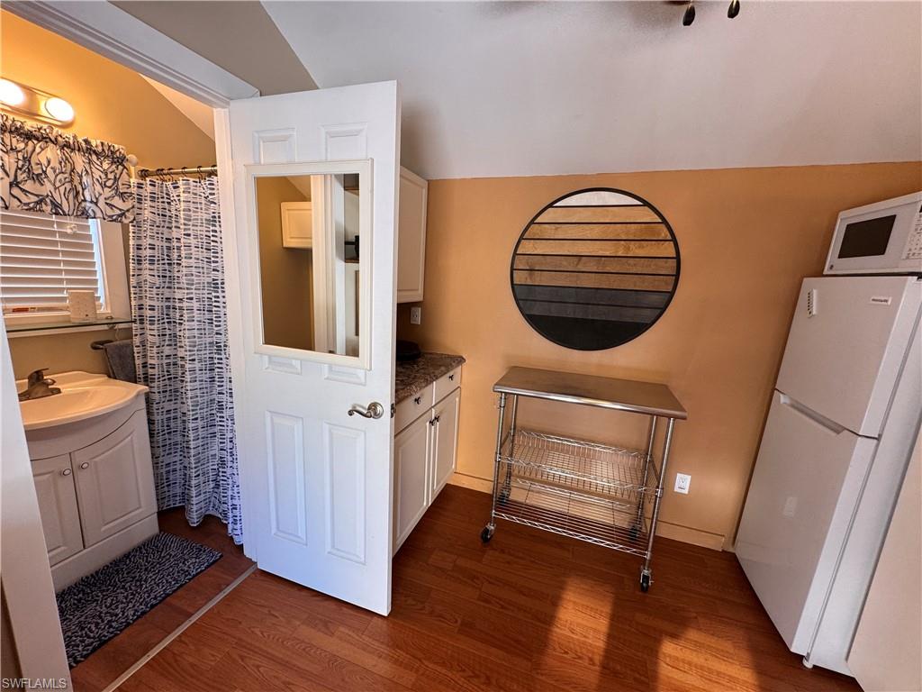 RIVERBEND MOTORCOACH RESORT - Land