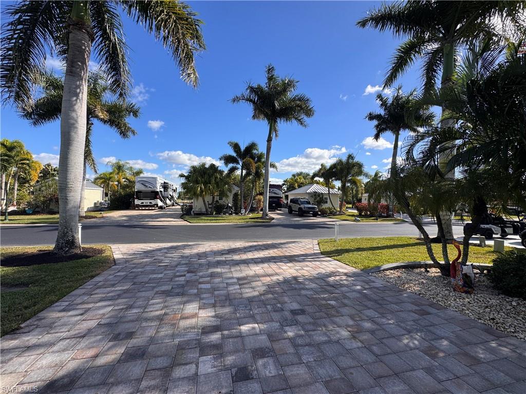 RIVERBEND MOTORCOACH RESORT - Land