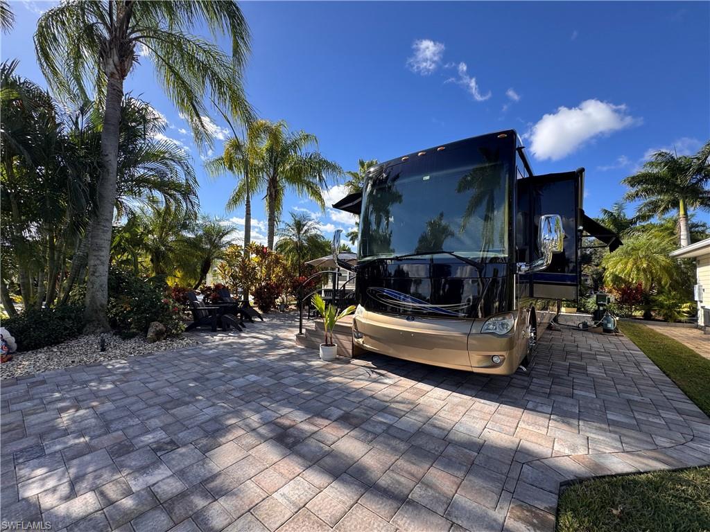 RIVERBEND MOTORCOACH RESORT - Land