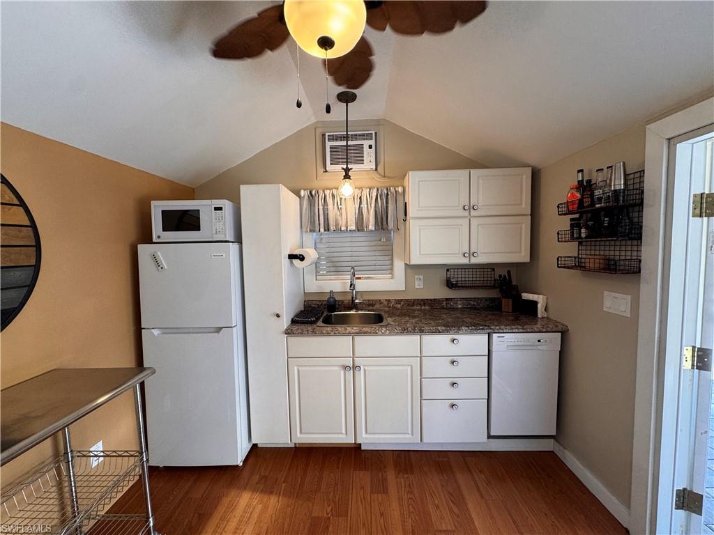 RIVERBEND MOTORCOACH RESORT - Land