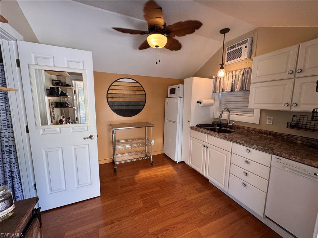 RIVERBEND MOTORCOACH RESORT - Land