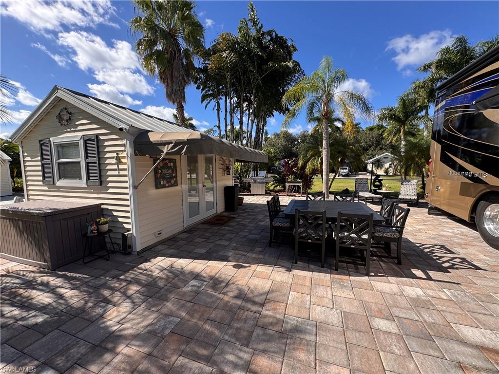 RIVERBEND MOTORCOACH RESORT - Land