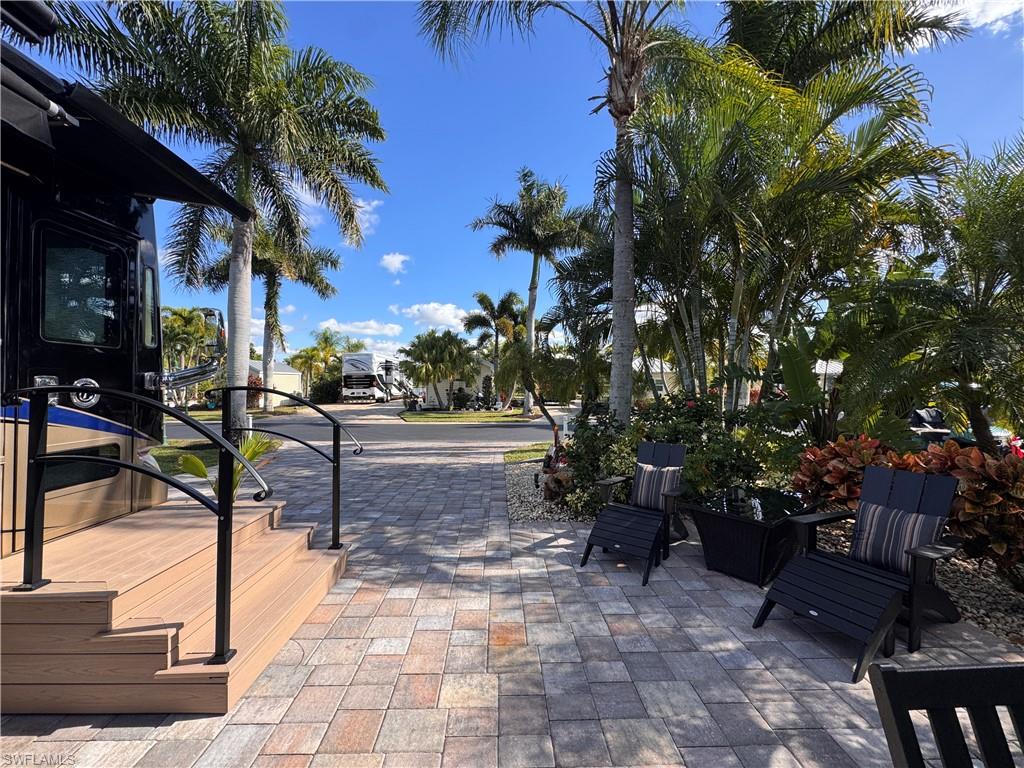 RIVERBEND MOTORCOACH RESORT - Land