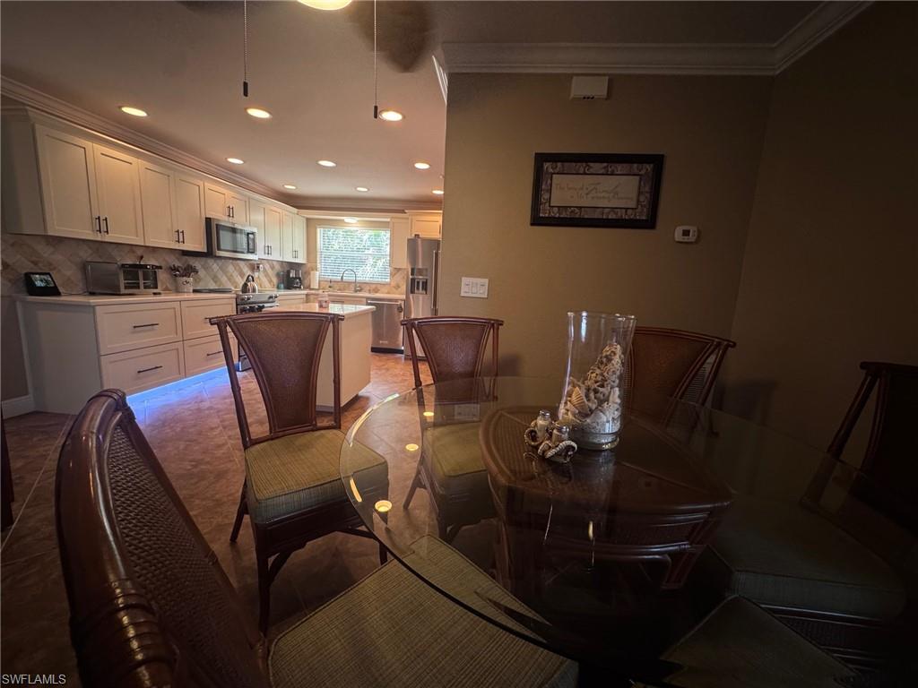 MIRROR LAKES - Residential