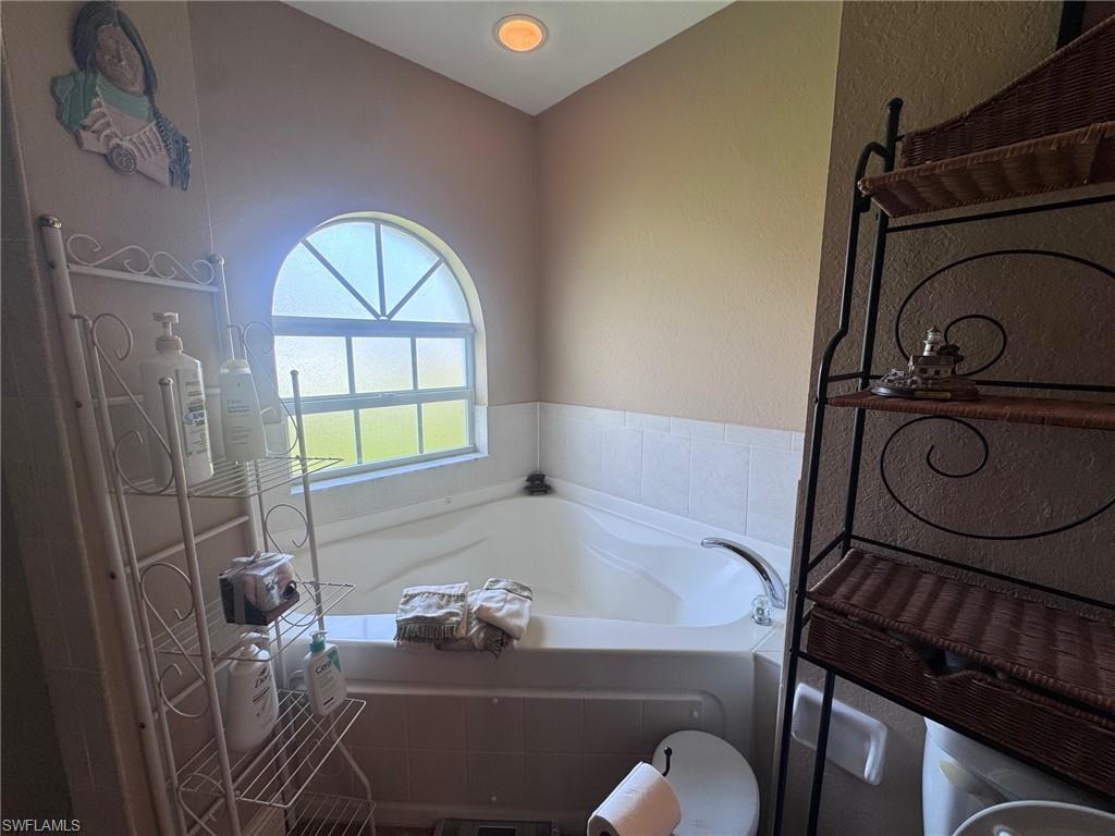 MIRROR LAKES - Residential