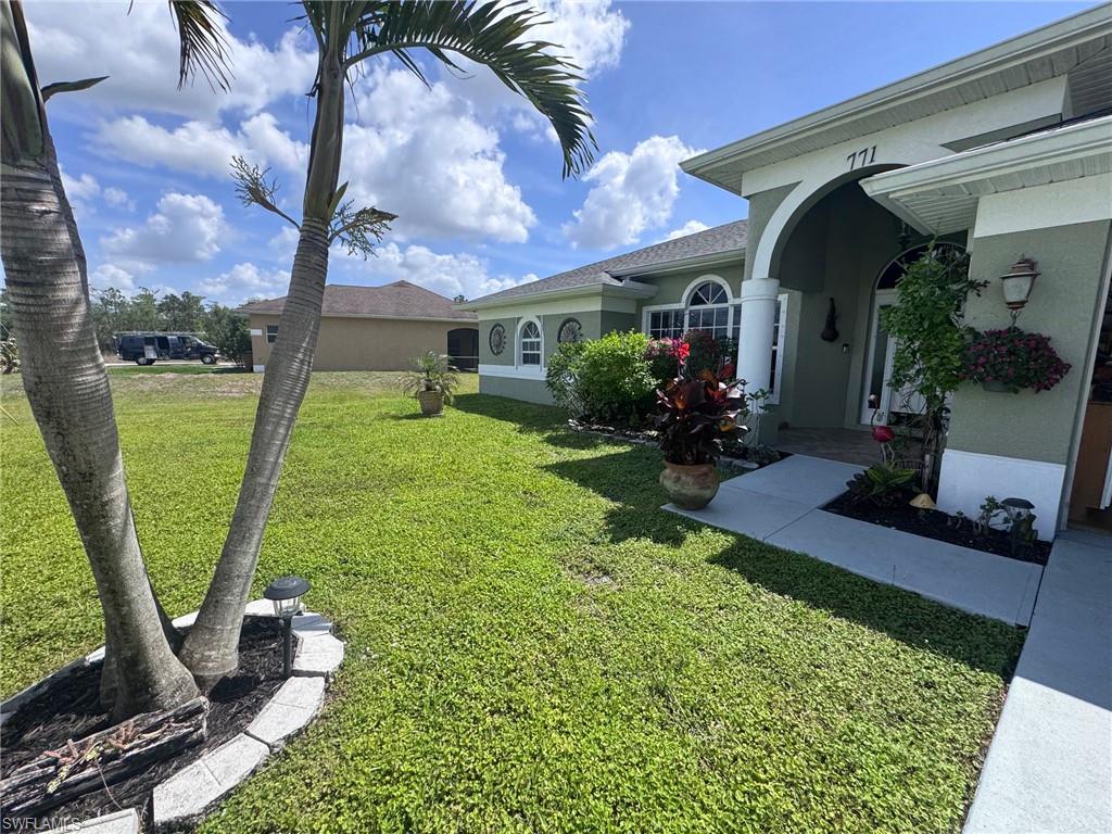 MIRROR LAKES - Residential