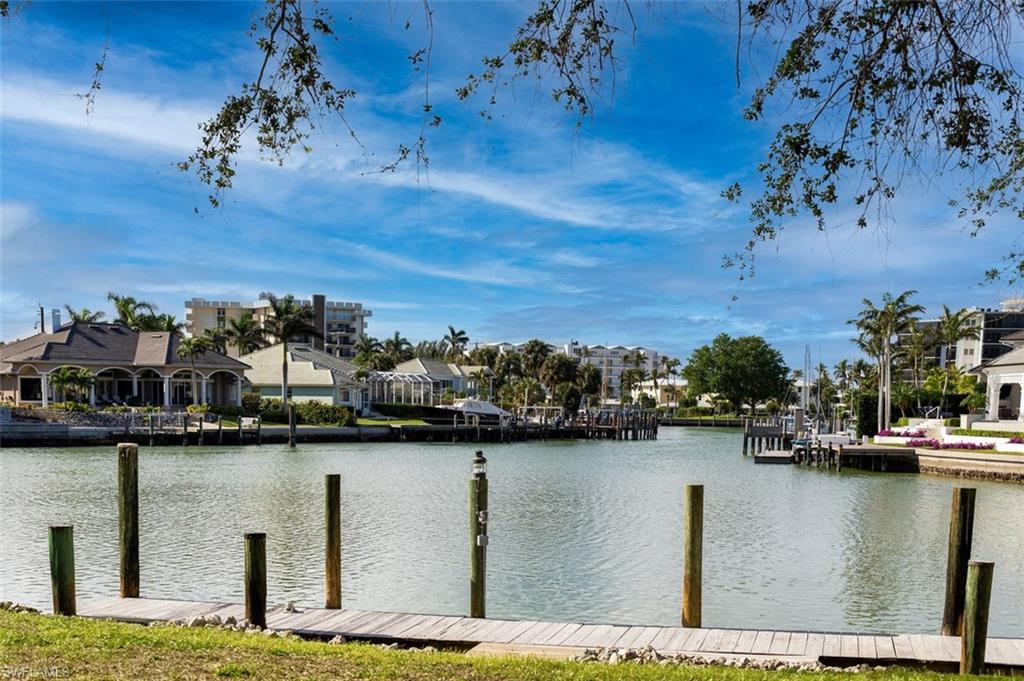 320 Bow Line DR