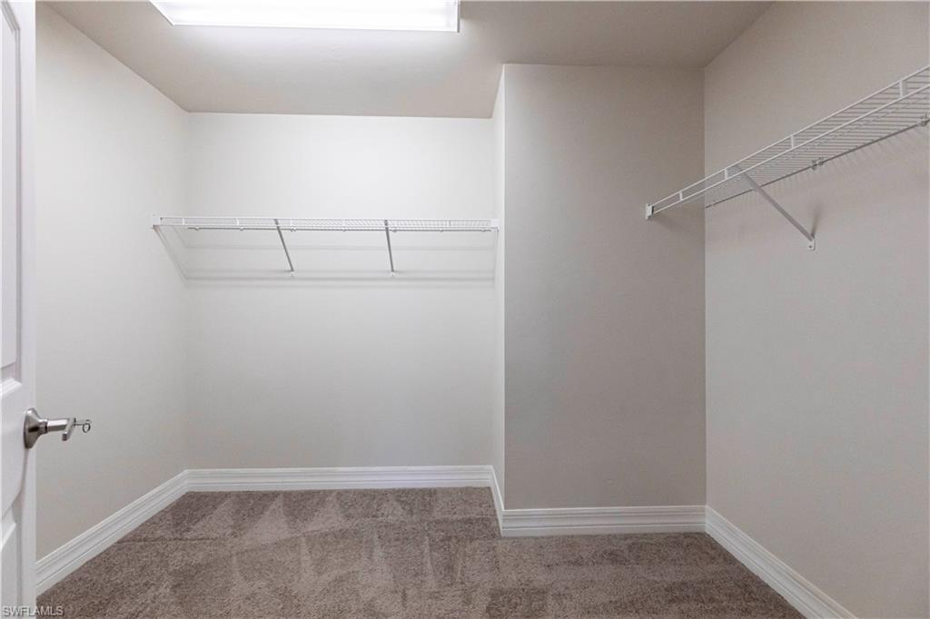 AVERY SQUARE - Residential