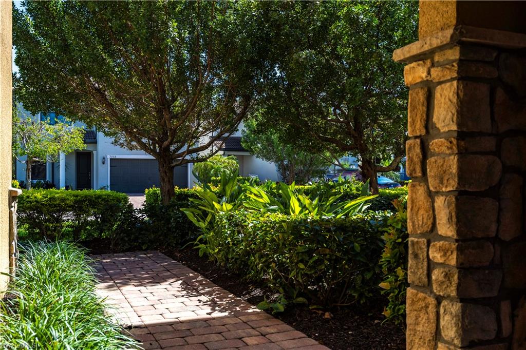 AVERY SQUARE - Residential