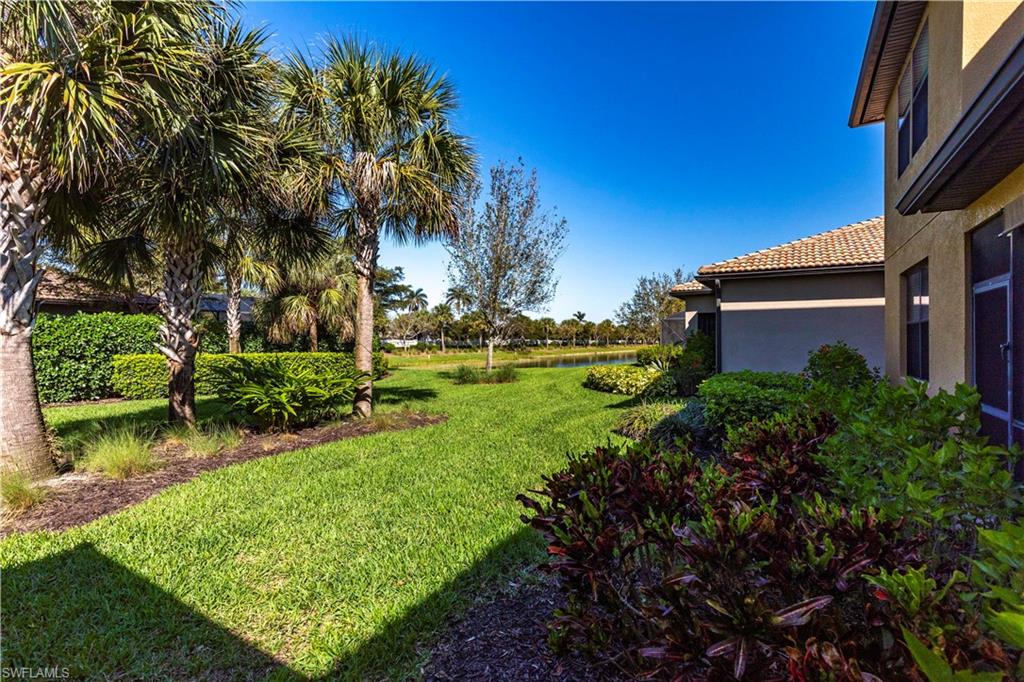 AVERY SQUARE - Residential