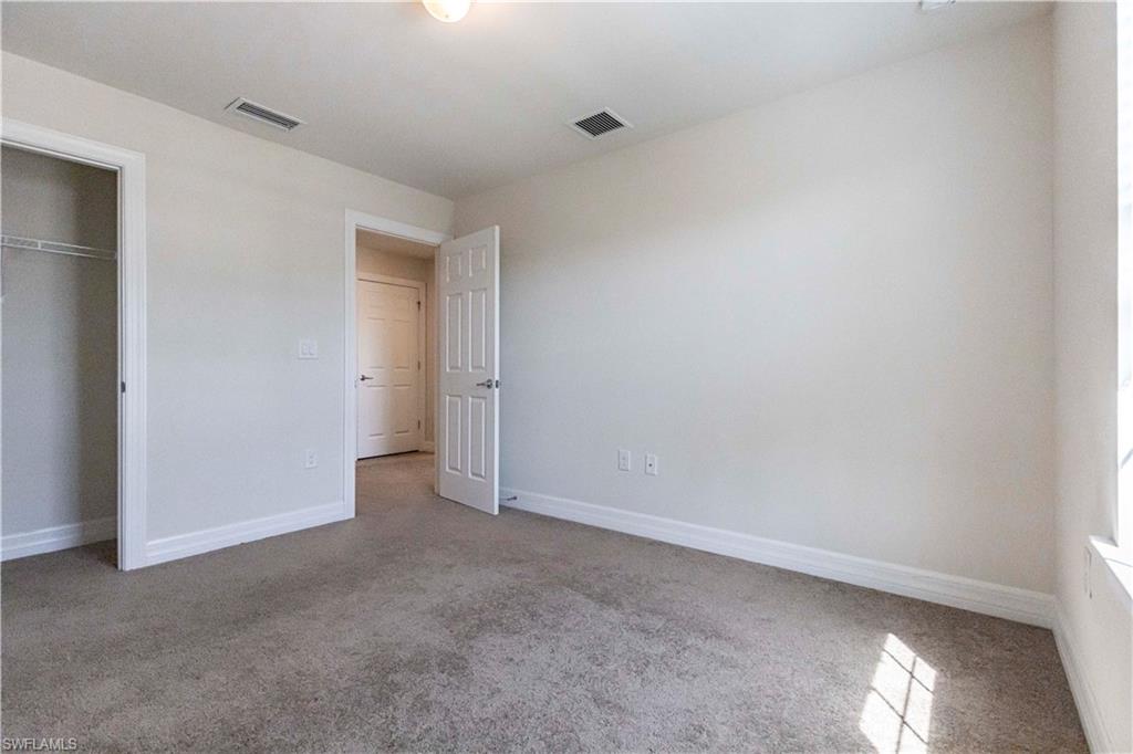 AVERY SQUARE - Residential