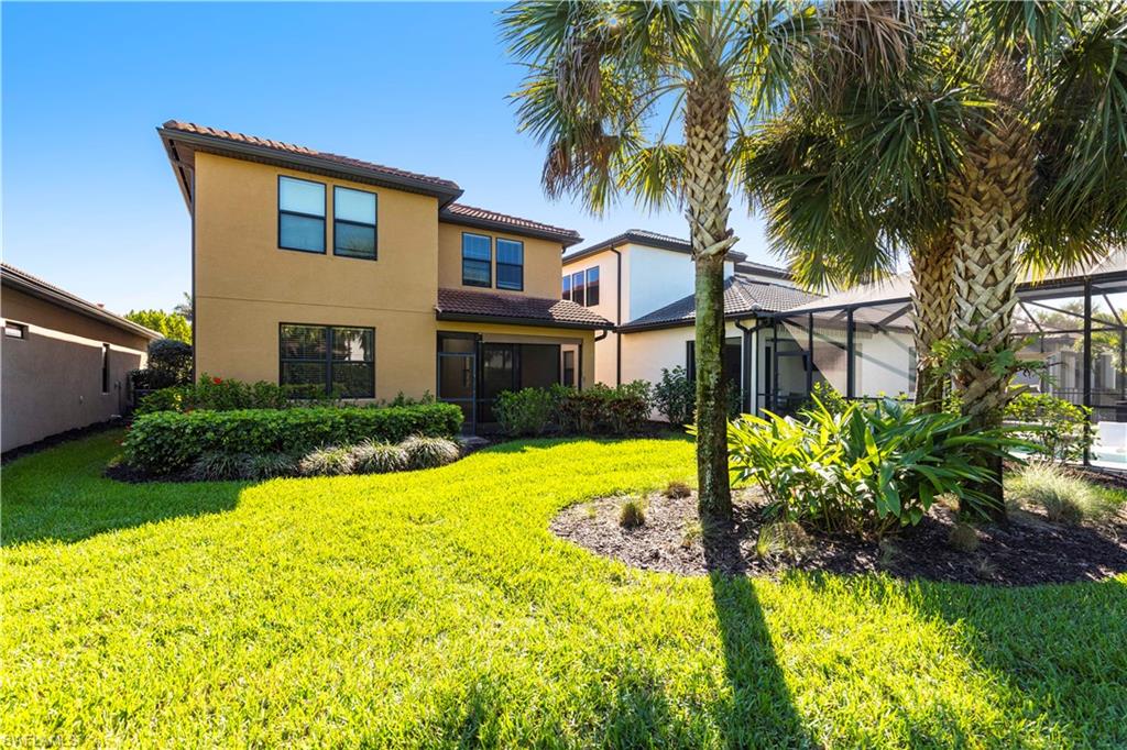 AVERY SQUARE - Residential