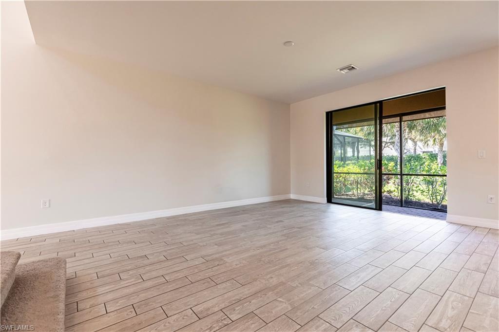 AVERY SQUARE - Residential